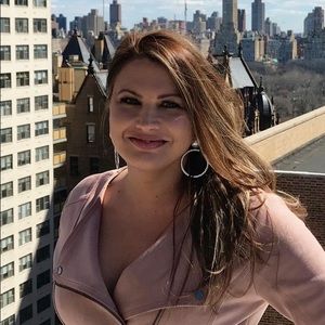 Meet your Posher, Jennifer